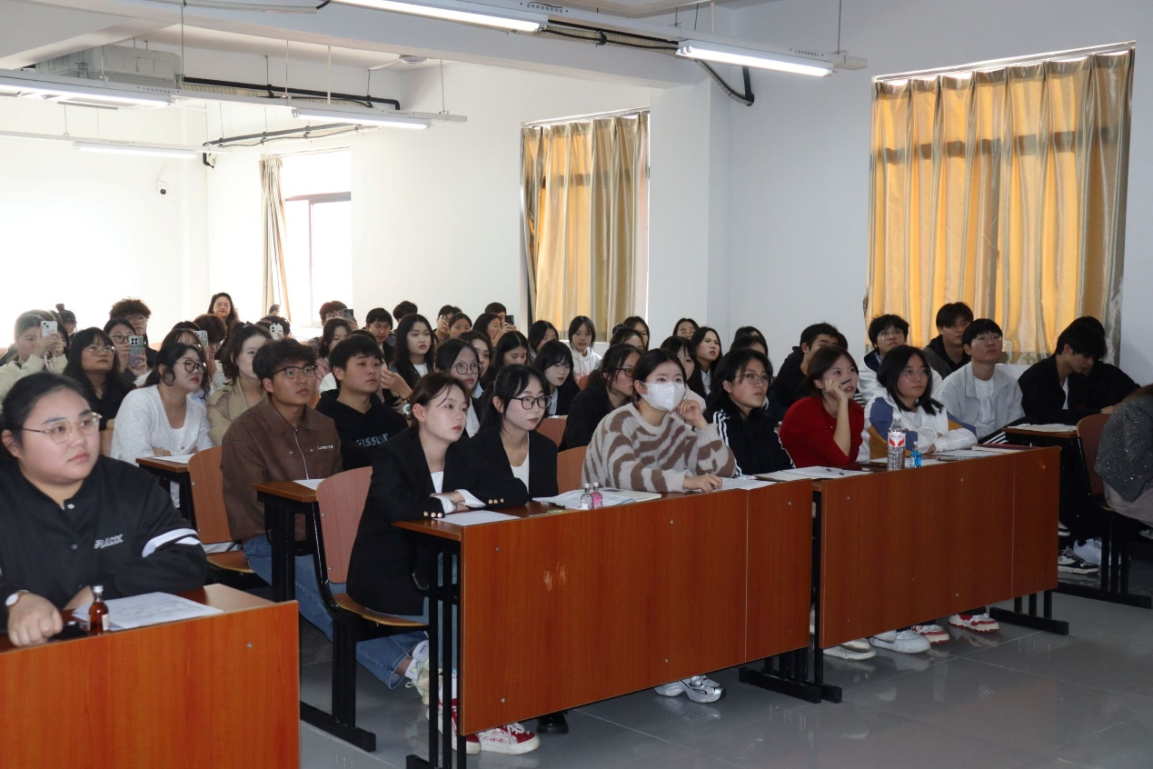 <strong>管理学院2023级酒店管理专业实习双选会圆满落幕​ ​</strong>