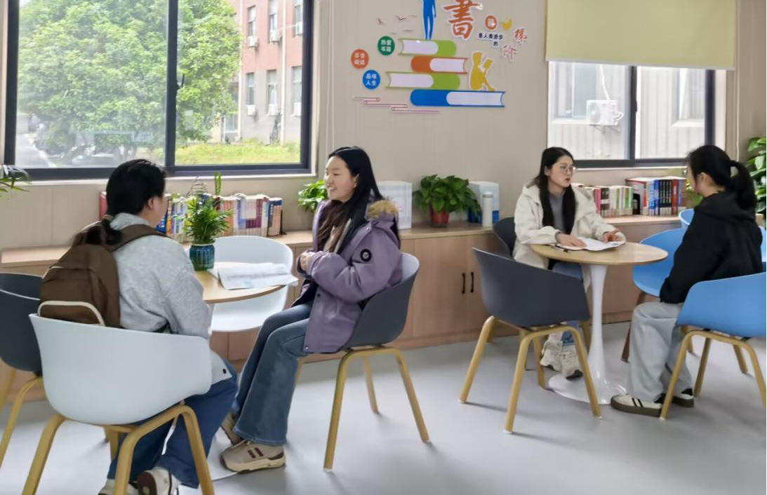 管理学院开展模拟面试，助力毕业生“职”面未来
